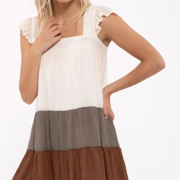 MINE Colorblock Ruffle Dress - Picture 2 of 10